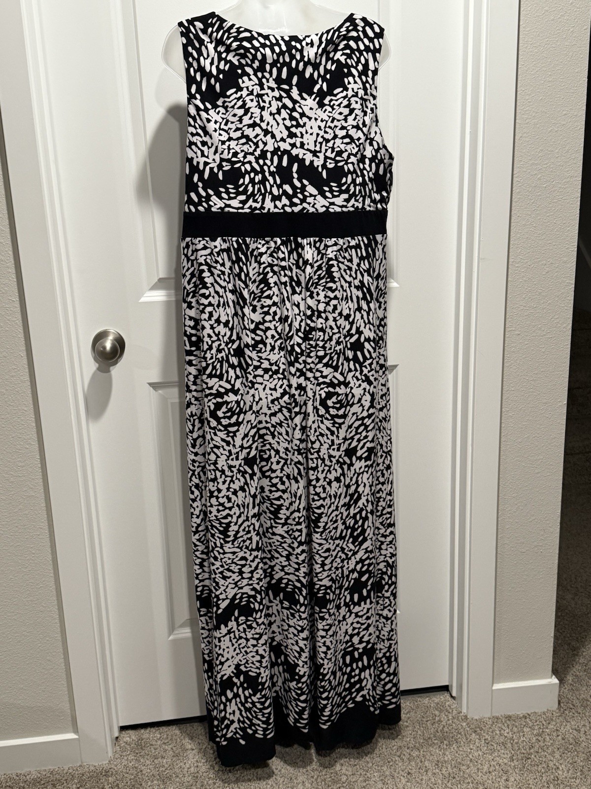 CJ Banks Black White Wrap Dress 2X Women’s Floral Waisted Long Sleeveless