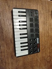 Akai Professional MPK Mini laptop production keyboard