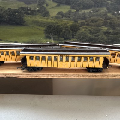 Tri-ang Railways R.448 Old Time Coach x1 With Lined Beading 