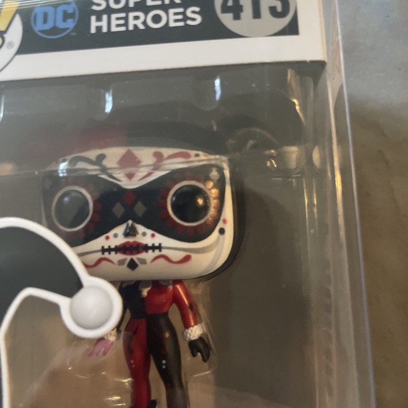 Funko Pop! DC Super Heroes Harley Quinn #413 Vinyl Figure