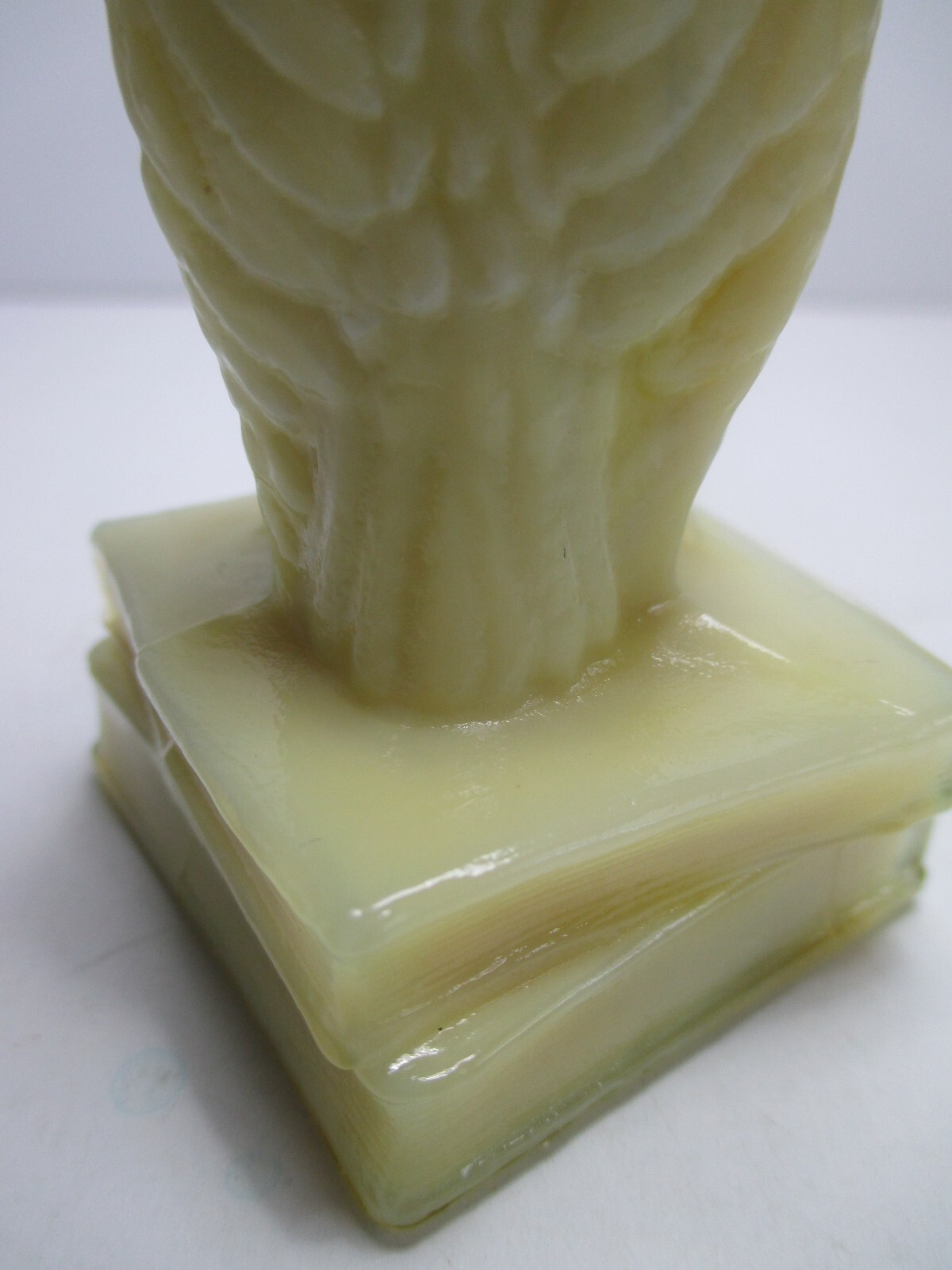 Vtg Degenhart Glass Custard Owl On Books Figurine Paperweight 3.5" Glows Orange