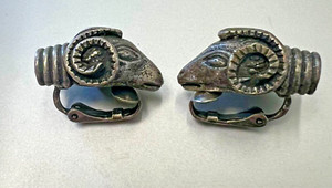VINTAGE COROCRAFT RAMS HEAD EARRINGS SIGNED SILVER TONE CLIP ON