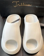 Trillium Foam Slides Womens Sz 9 White NIB Comfortable Summer Garden Shoes