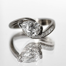 1.50 Ct Pear Cut Lab Grown Diamond Engagement Ring Platinum IGI PT950