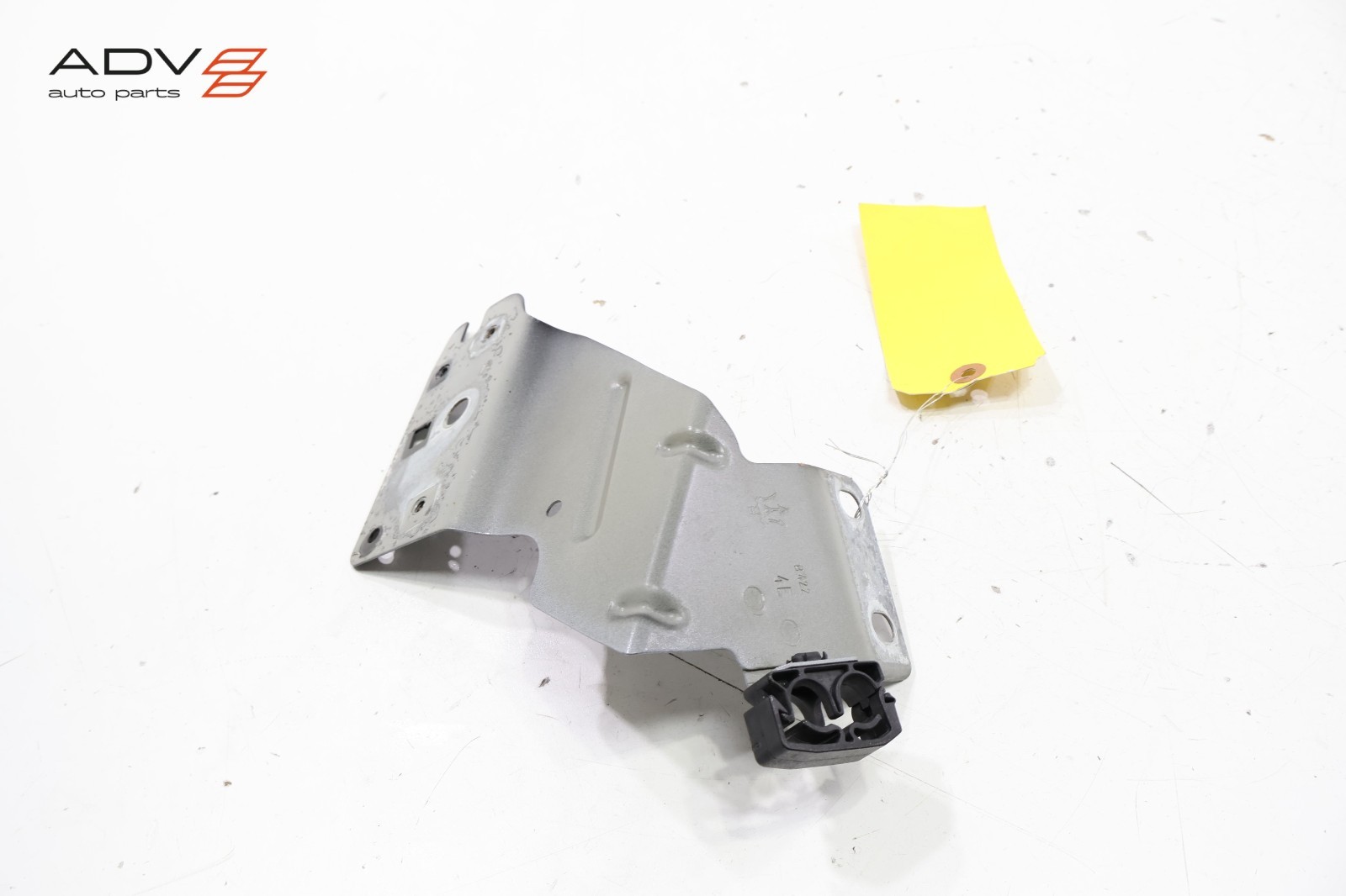 Maserati Ghibli 2014-2024 Front Left Lower Side mounting bracket P/N 13858