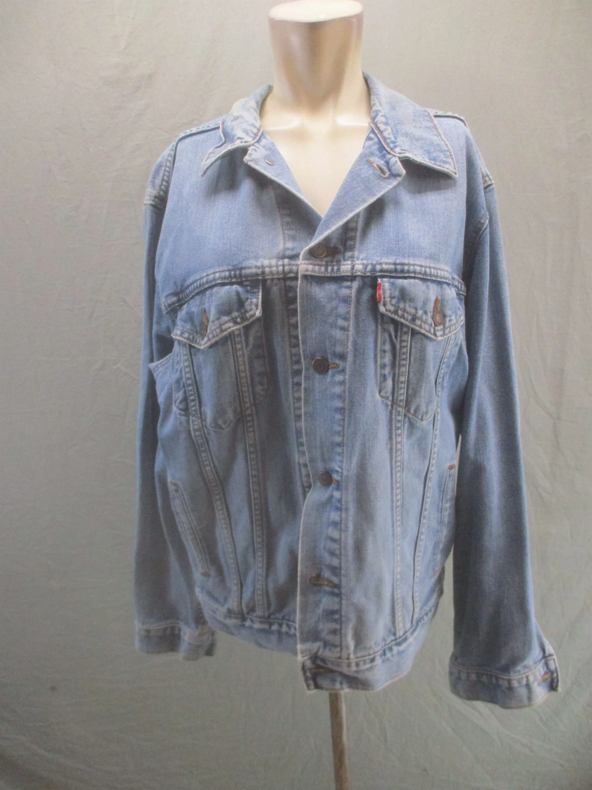 Levis Size L Mens Blue 100% Cotton Buttons Long Sleeve Logo Jean Jacket 539
Opens in a new window or
