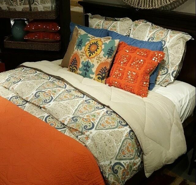 Pottery Barn Gisela Duvet Cover Set Queen 2 Standard Shams