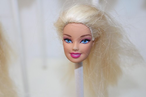 16 Barbie Doll Heads Mattel for OOAK & CUSTOM OR REPLACEMENT Various 1990's h43 - Picture 11 of 19