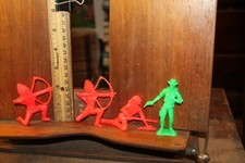 Vintage Lot of 3 Native American Indians  1 Cowboy Plastic Toy Soldiers