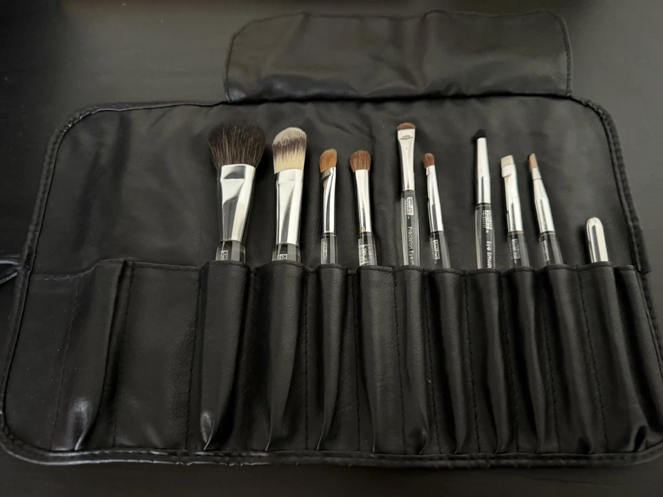 New Set of Kirkland signature by Borghese makeup brushes 10 pieces makeup bag - Image 2 of 4