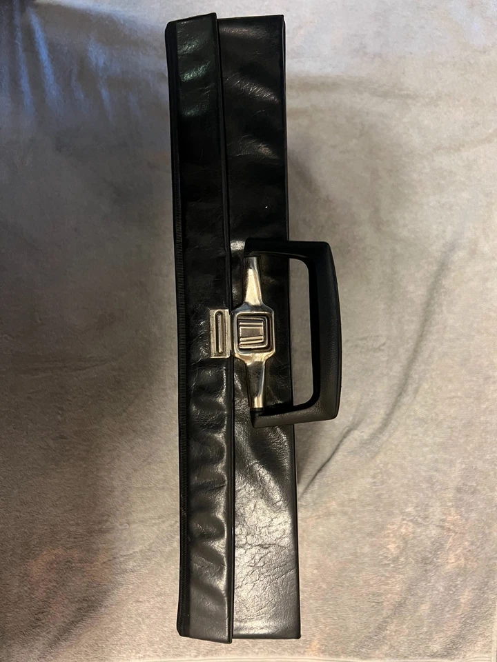 Lot of 25 Vintage Cassette Tapes + Carry Case Classic Rock Pop Rare Tested - Image 4 of 4