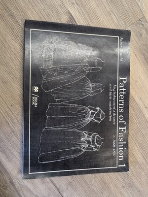 Patterns of Fashion 1 by Janet Arnold : Englishwomen's Dresses c. 1660-1860. N9