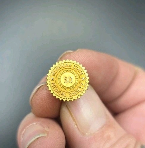 MICHIGAN STATE 50 YR? MEDICAL SOCIETY HAT LAPEL PIN - 第 1/1 張圖片