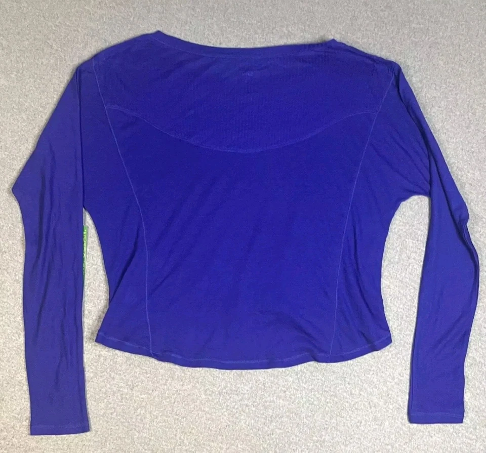 NUEVO CON ETIQUETAS Camisa Alo Captivate Manga Larga Mujer Talla Pequeña Púrpura Perfecta Yoga Gimnasio Foto 2 de 4