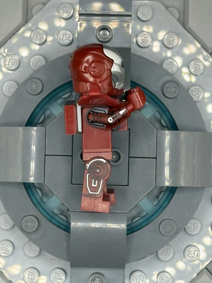 LEGO Marvel Iron Man Centurión de Plata Foto 3 de 4