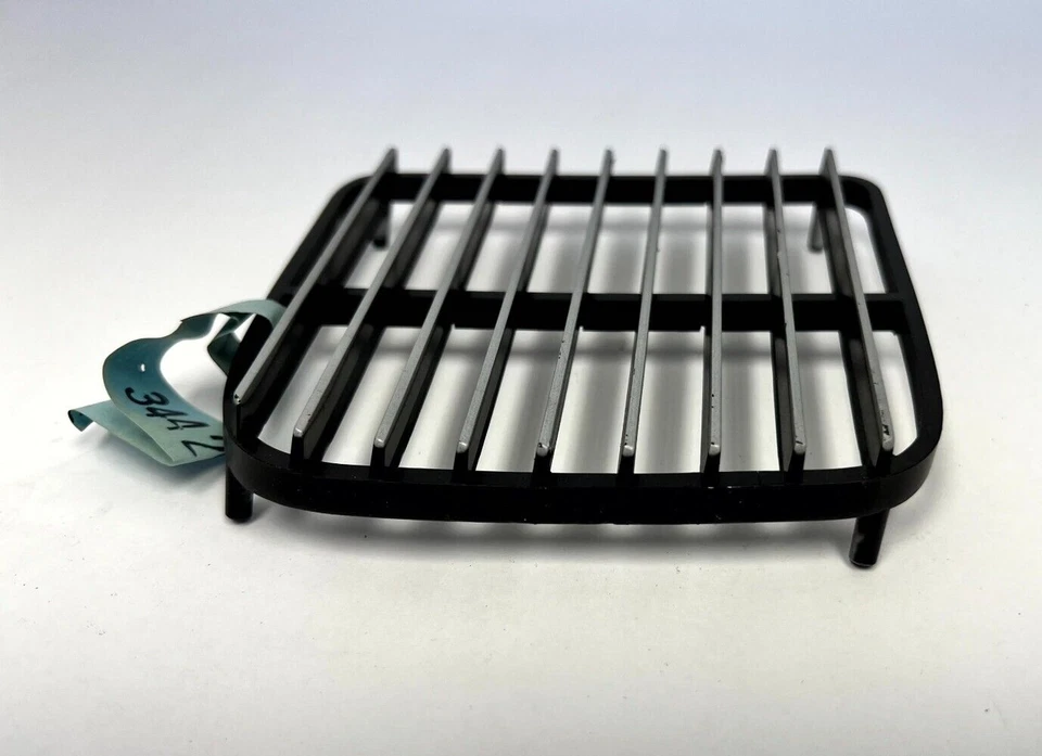 适用于 1971 年普利茅斯 Cuda,前烤架,内烤架面板 #2 - 3442999 — 第 3/4 张图片