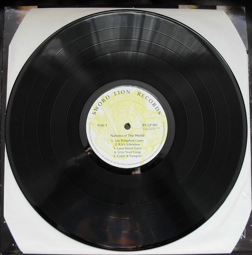 LP BLACK SURVIVORS NATIONS OF THE WORLD 1994 - Picture 3 of 4