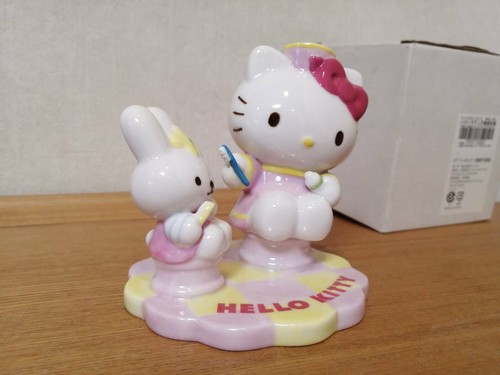 Hello Kitty Super rare Hospital Exclusive Pottery Figure Figurine - Picture 4 of 9