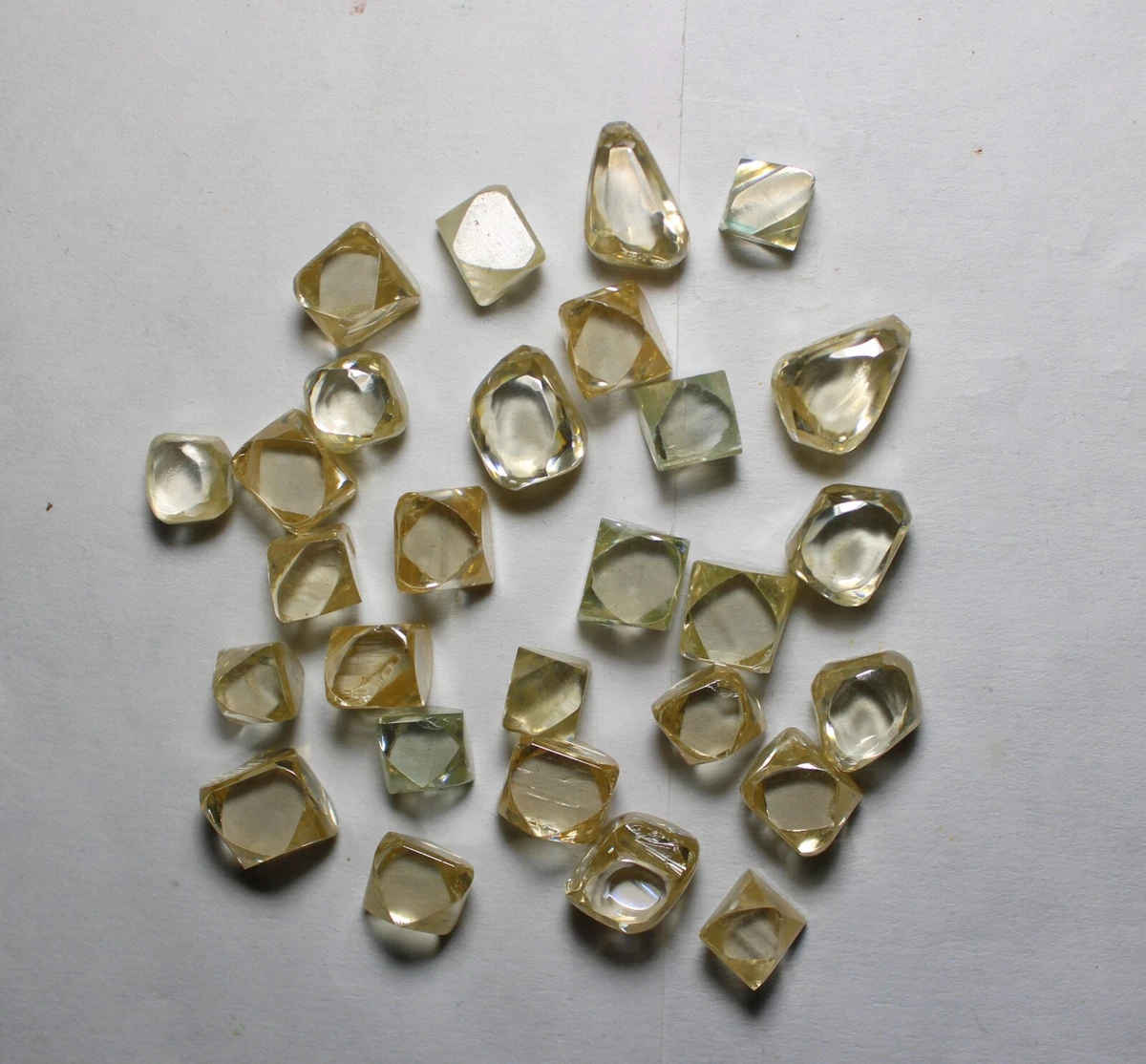 Raw moissanite sale