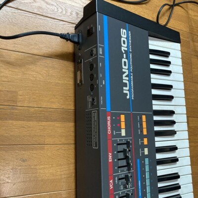 Roland JUNO-106 61-Keys 6 Voice Programmable Polyphonic