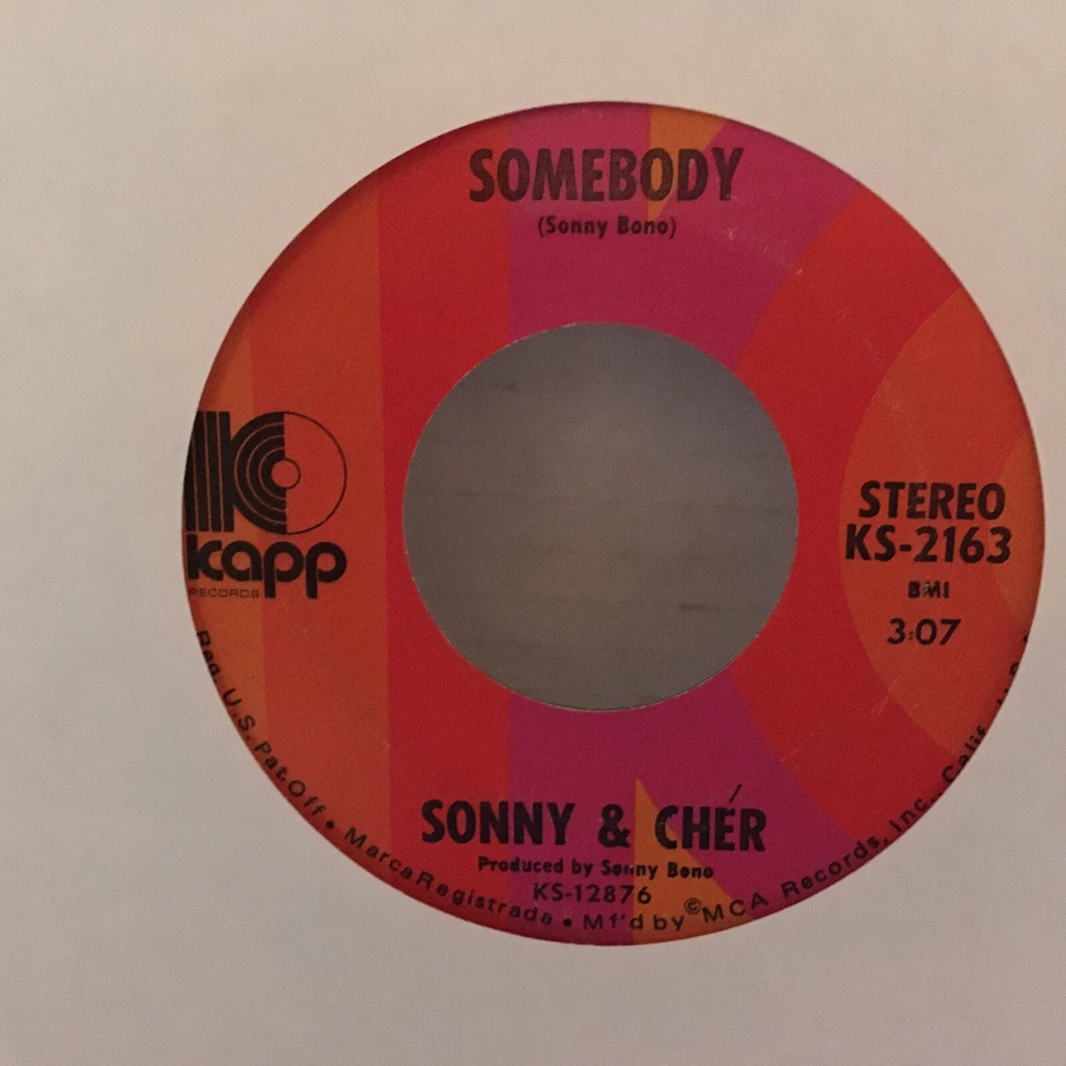 CHER   45 SINGLE , GYPSYS, SOMEBODY /  A COWBOYS WORK IS NEVER DONE Foto 2 de 2