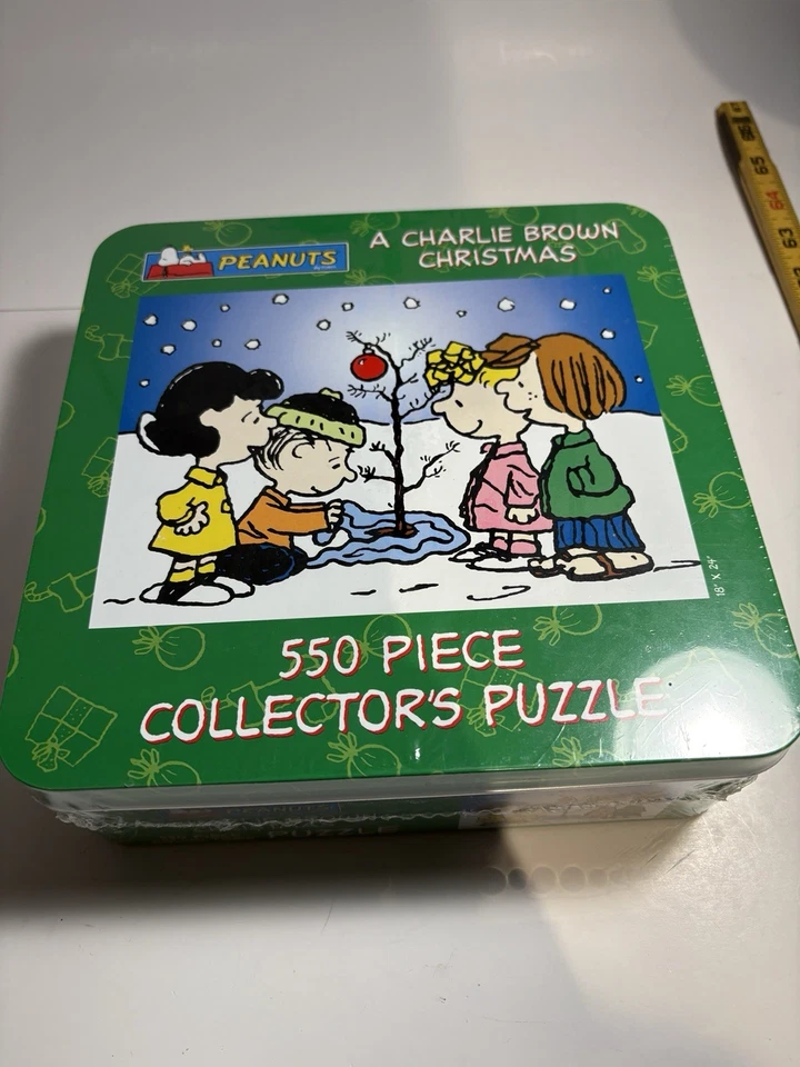 全新未拆封花生 A Charlie Brown 圣诞节 550 件 收藏家拼图 锡盒 — 第 2/4 张图片