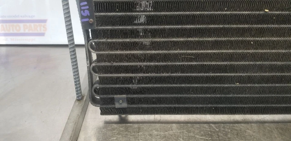 Volkswagen Vanagon 1987 2,1 L MT AC montaje condensador Foto 4 de 4