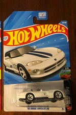 Hot Wheels 2026 ‘92 Dodge Viper RT/10 Treasure Hunt B case