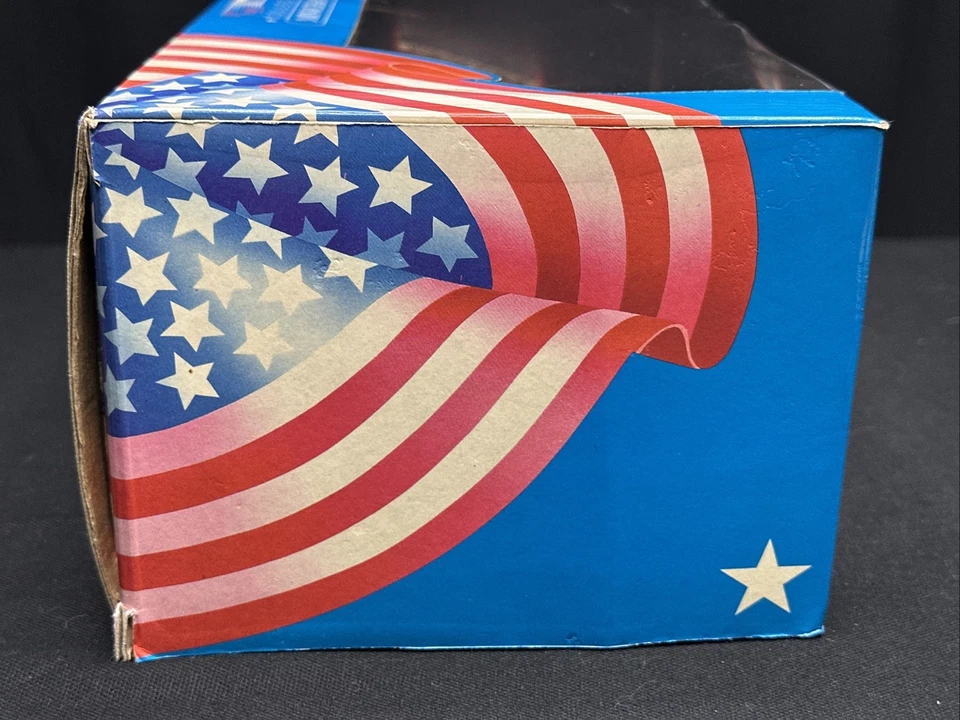 Minichamps 1/18 Emerson Fittipaldi 1994 PC-23 Indy 500 Winner #2 Team Penske Car - Image 4 of 4