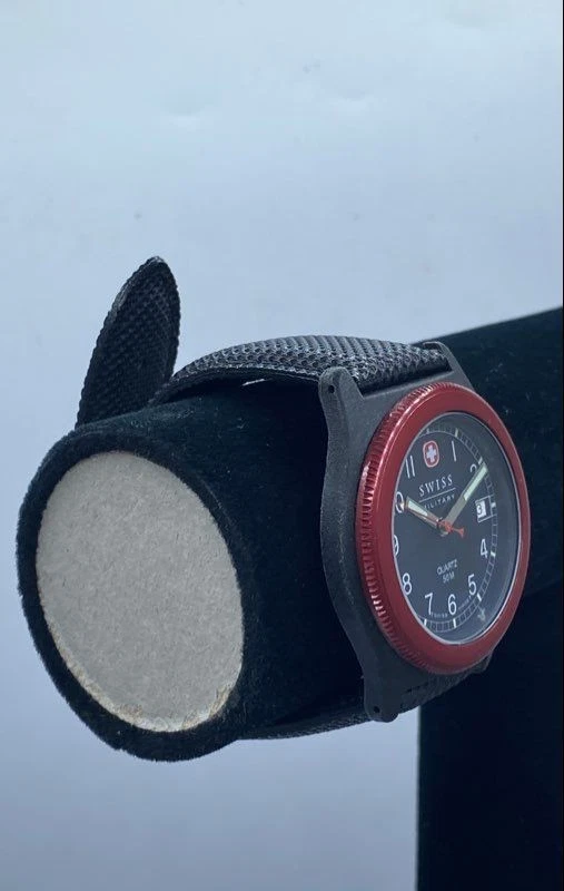 Women's Swiss Military 39mm WR50M Quartz Unisex Stainless Steel Watch 23g - Image 3 of 4