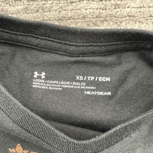 Under Armour Shirt Size XS Womens Flowers Floral Loose Gym Workout Black NWT - Picture 3 of 7