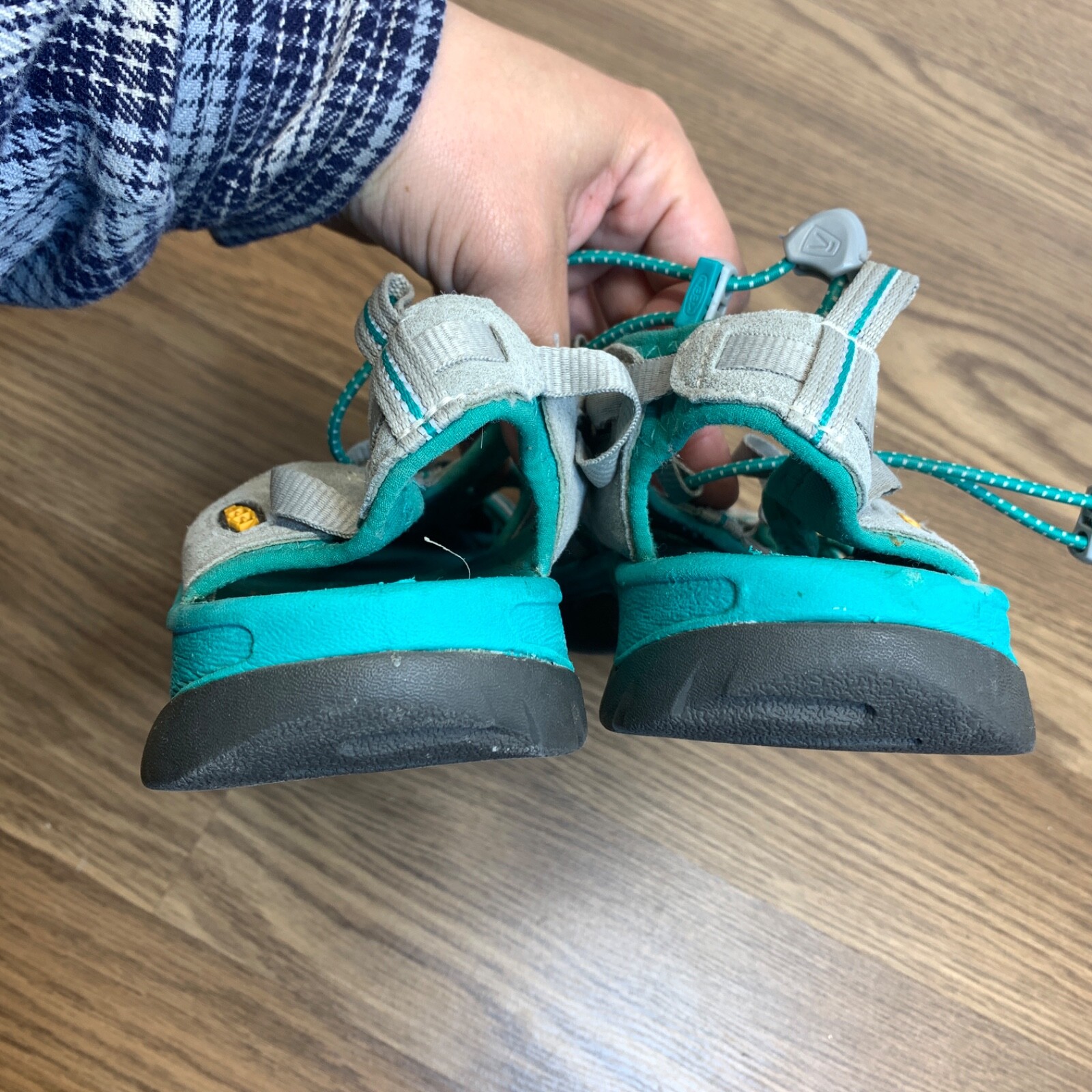 Sandali sportivi da trekking impermeabili da donna KEEN Whisper. Taglia 9 5 EU 40