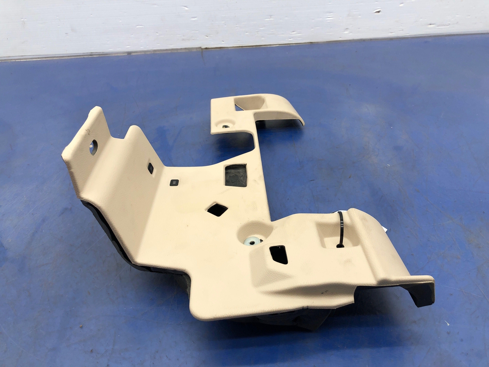 2014 - 2020 MASERATI GHIBLI M157 OEM FRONT LEFT LOWER DASH PANEL TRIM *STAINS*