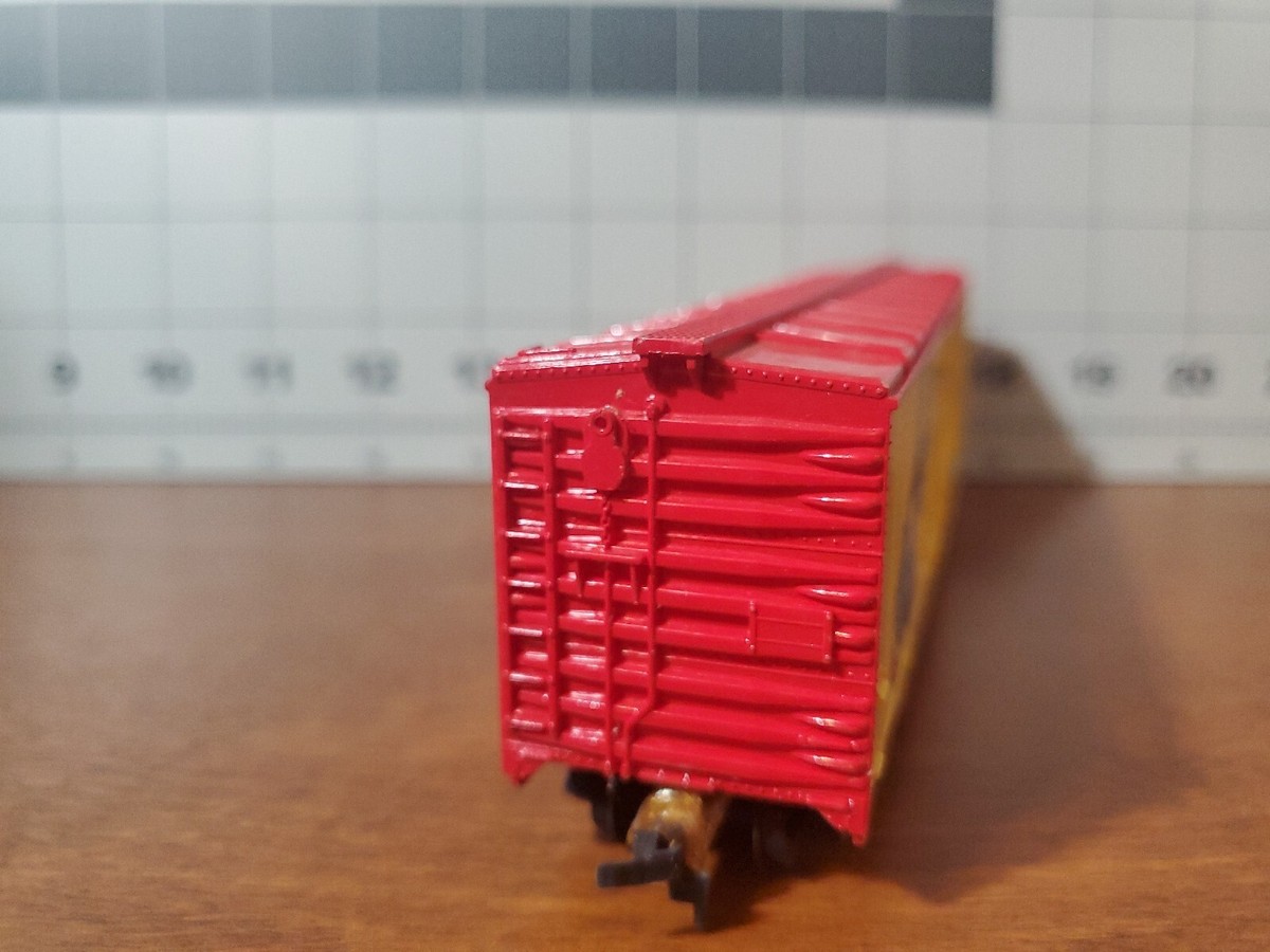 HO Scale Tyco Model Train Old Dutch Cleaner Chases ODCX #3752 Box