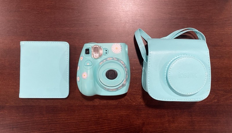 Fujifilm Instax Mini 7s Instant Camera w/Matching Carry Case, & Album - TESTED