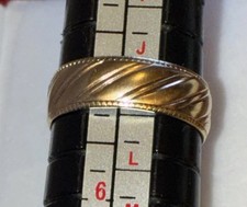 Vintage 9ct Gold Wedding Band Ring Patterned 9 Carat Gold Ring Size J 1/2  
