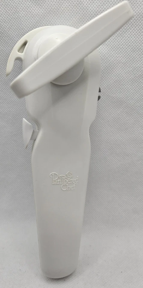 Pampered Chef Smooth Edge Can Opener #2759 White – Great Condition - Image 3 of 4