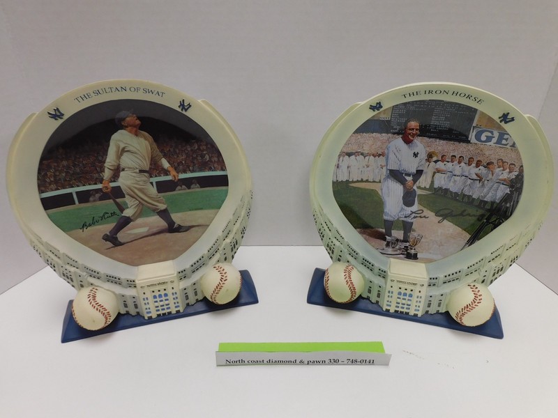 The Bradford Exchange 2 75th Yankee Stadium Collectors Plates A1273 & A3502 MM70