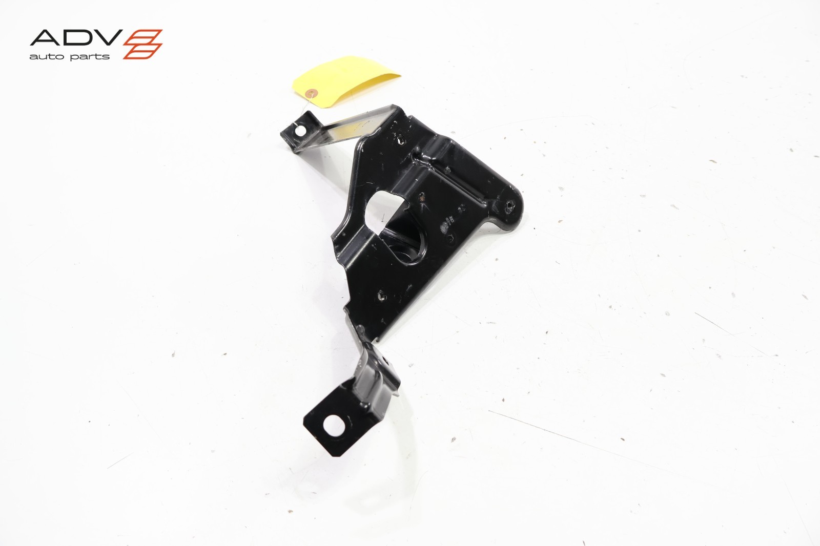 Maserati Ghibli 2014-2020 Front Right Side mounting bracket P/N 13858