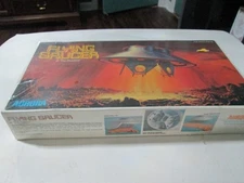 BRAND NEW AURORA FLYING SAUCER OF"THE INVADERS" MODEL KIT-1975