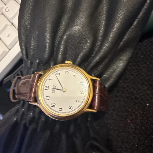 Seiko Watch Women 26mm White Dial Gold Tone Round Vintage V700-6091 New Battery