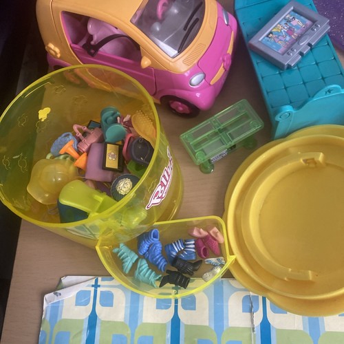 Polly Pocket large Bundle Ski Lift Dolls Accesories Car and More ... - Picture 12 of 18