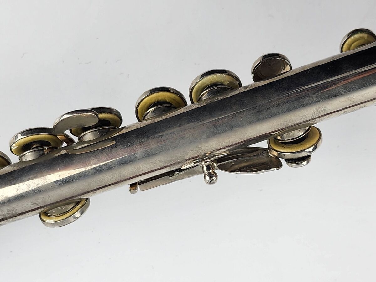 Artley 18-0 Silver Plated Flute - Made in the USA w/ case Artley 18-0 Silver Plated Flute - Made in the USA w/ case