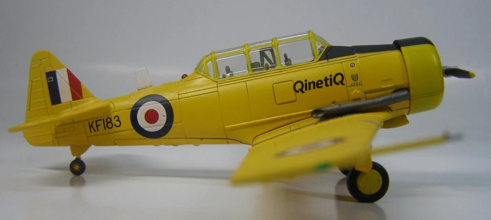 HOBBY MASTER HA1522 1/72 LANZAMIENTO EXCLUSIVO PARA TIGER HOBBIES UK, T-6 KF 183 Foto 2 de 4