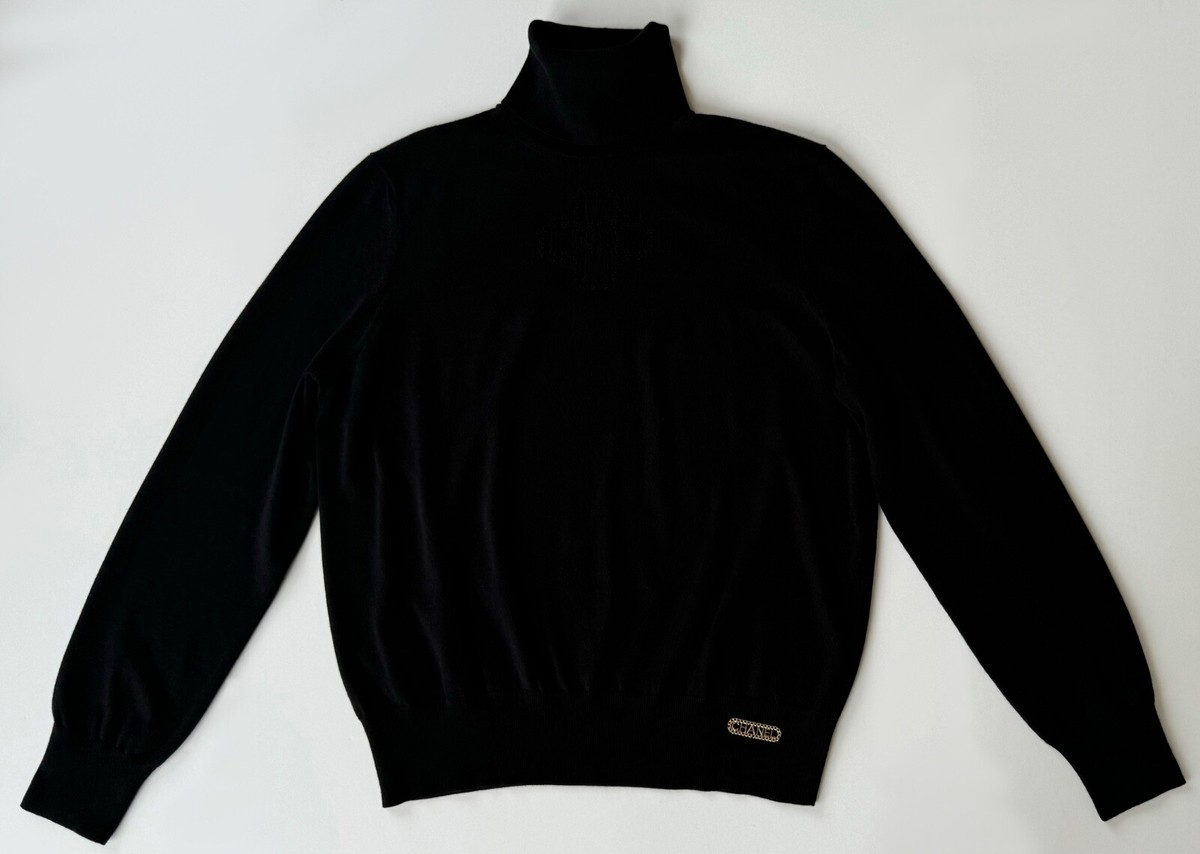 20A CHANEL BLACK GOLD CC LOGO EMBROIDERY TURTLENECK PULLOVER