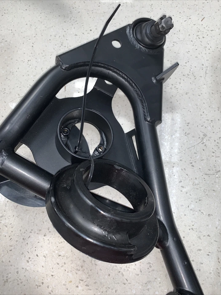 Summit Racing ‘78-‘88 GM “G” Body Front Lower Control Arms, Pair #SUM-770242 - Image 4 of 4