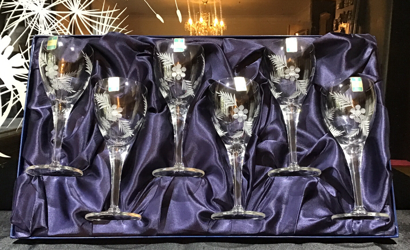 6 x Gleneagles Crystal Etched Wine Glasses With Original Box And