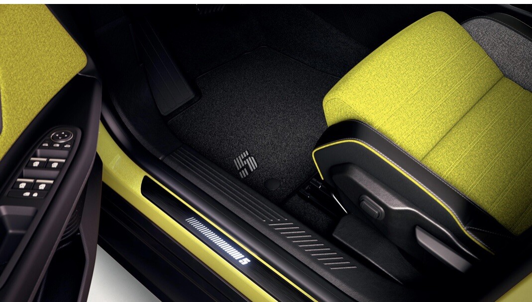Tapis de sol moquette sur mesure pour voiture electrique Renault 5 E-tech