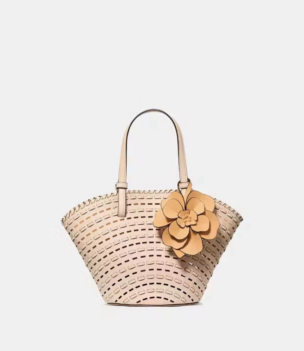 kate spade バッグ Kate Spade New York Lizzie Medium Flap Backpack | Brixton Baker