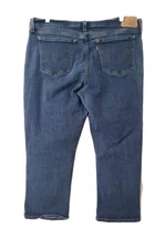 Womans levis jeans size 32